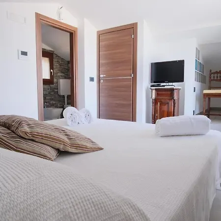 Mit Privatpool Fuer 6 Personen Ca 100 Qm In Cefalu, Sizilien Nordkueste Von Sizilien